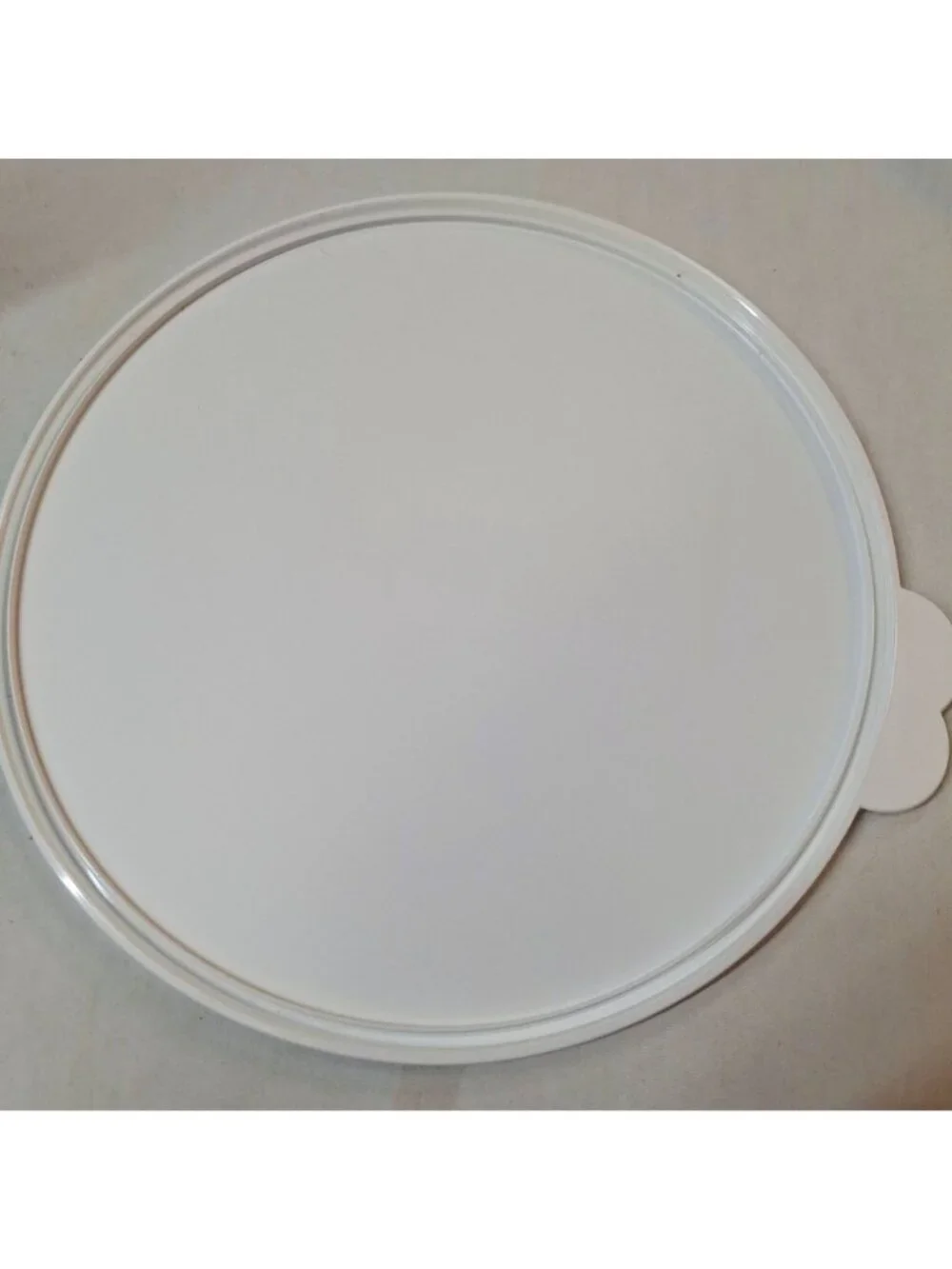 NWOT Tupperware Large Round White Lid 12
